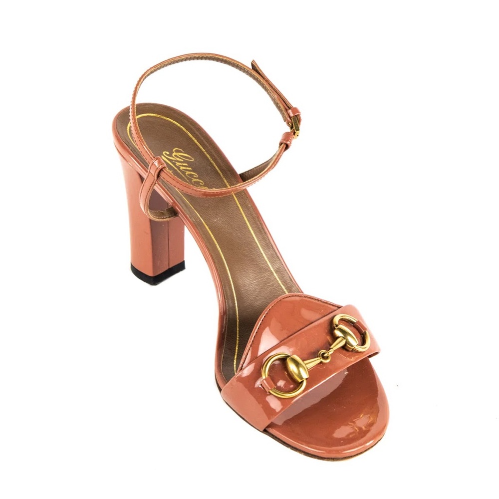 ISO: GUCCI TERRACOTTA PATENT HORSEBIT SANDALS SIZE 9B